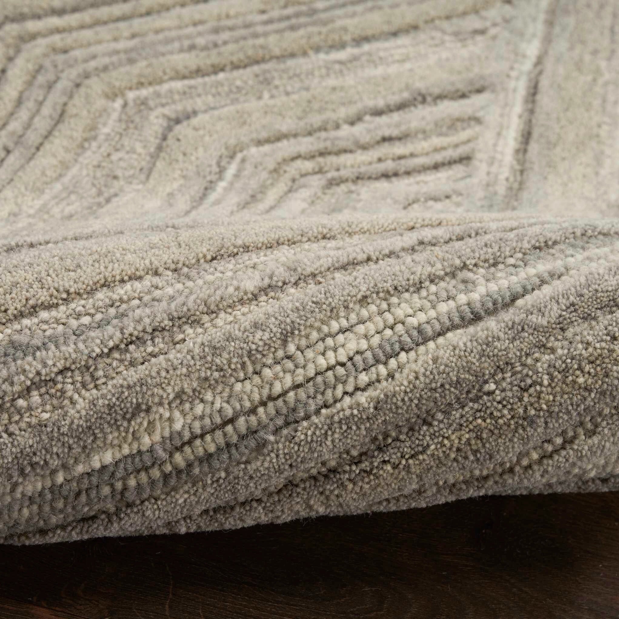 Graceful Patterned Rug - Image 17