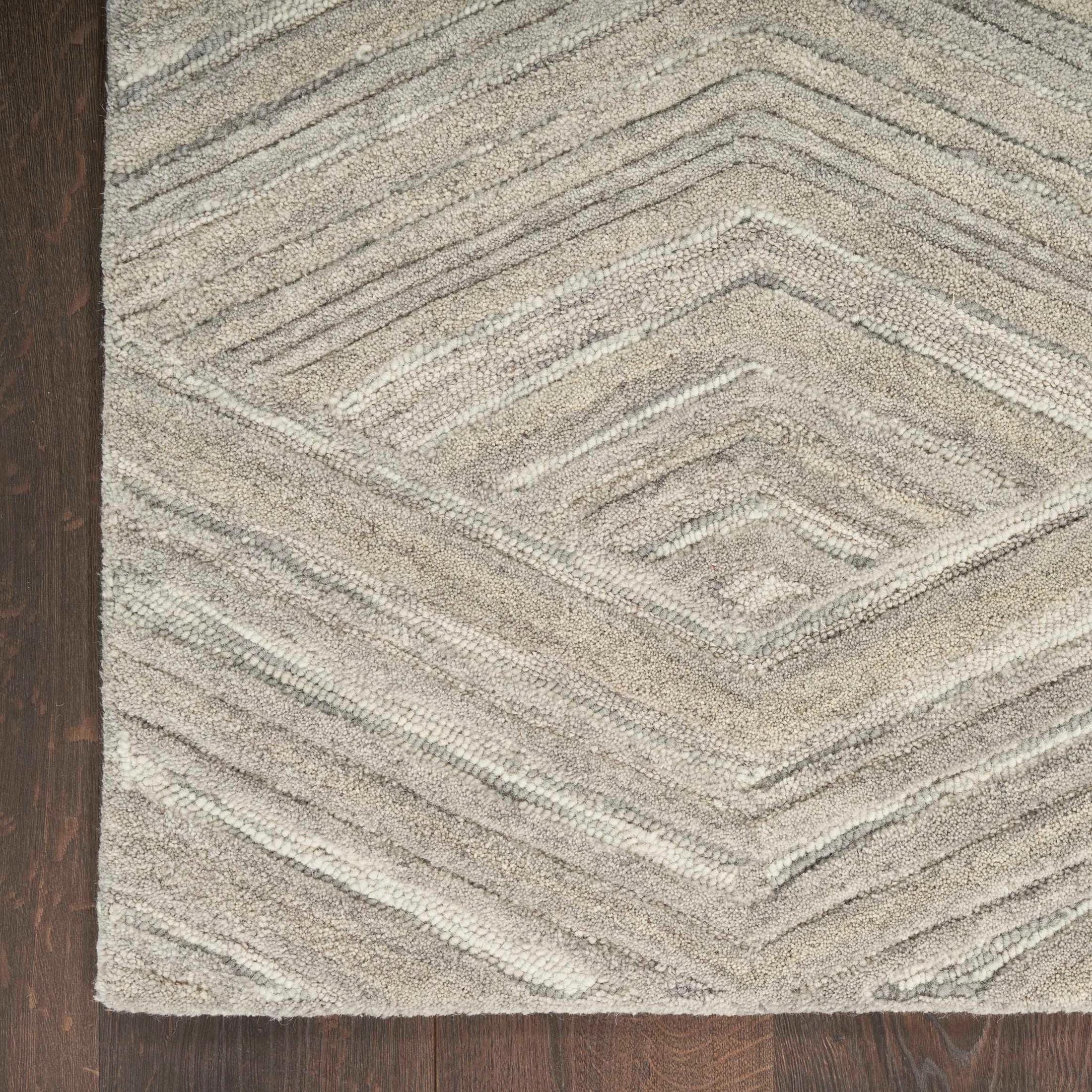 Graceful Patterned Rug - Image 4